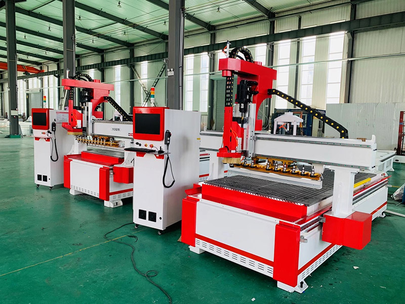 Linear automatic tool changer ATC woodworking machinery 1300*2500mm