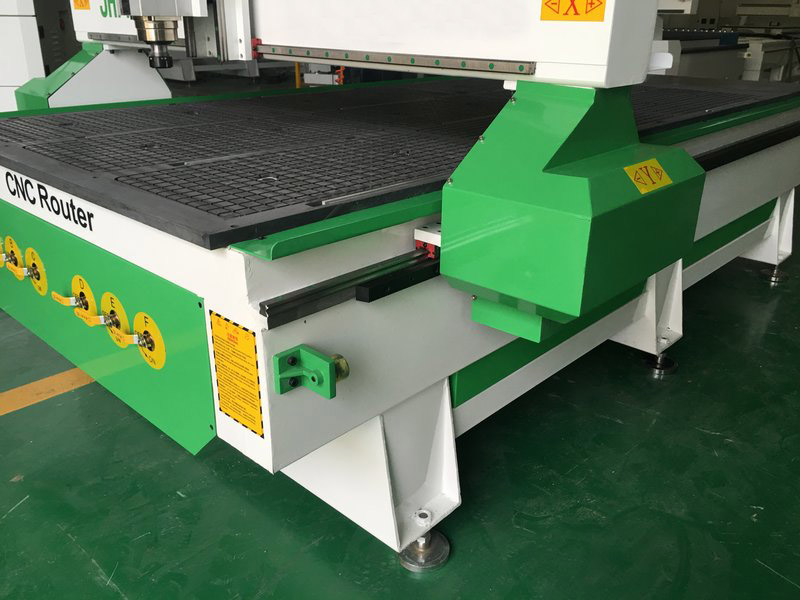 1300*2500mm Wood CNC Router Machine For Solid wood door making