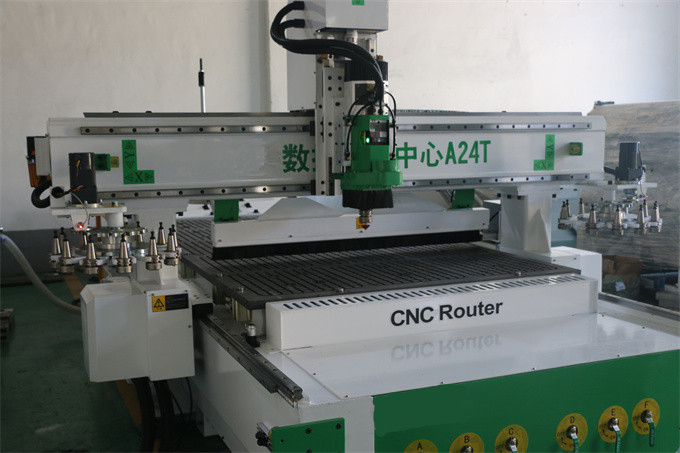 Double Carousel Disc Automatic Tools Change CNC Router Machine For Woodworking 1325