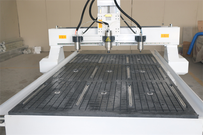 Wood Cnc Router Engraving Machine With Multi Three Spindles 1325