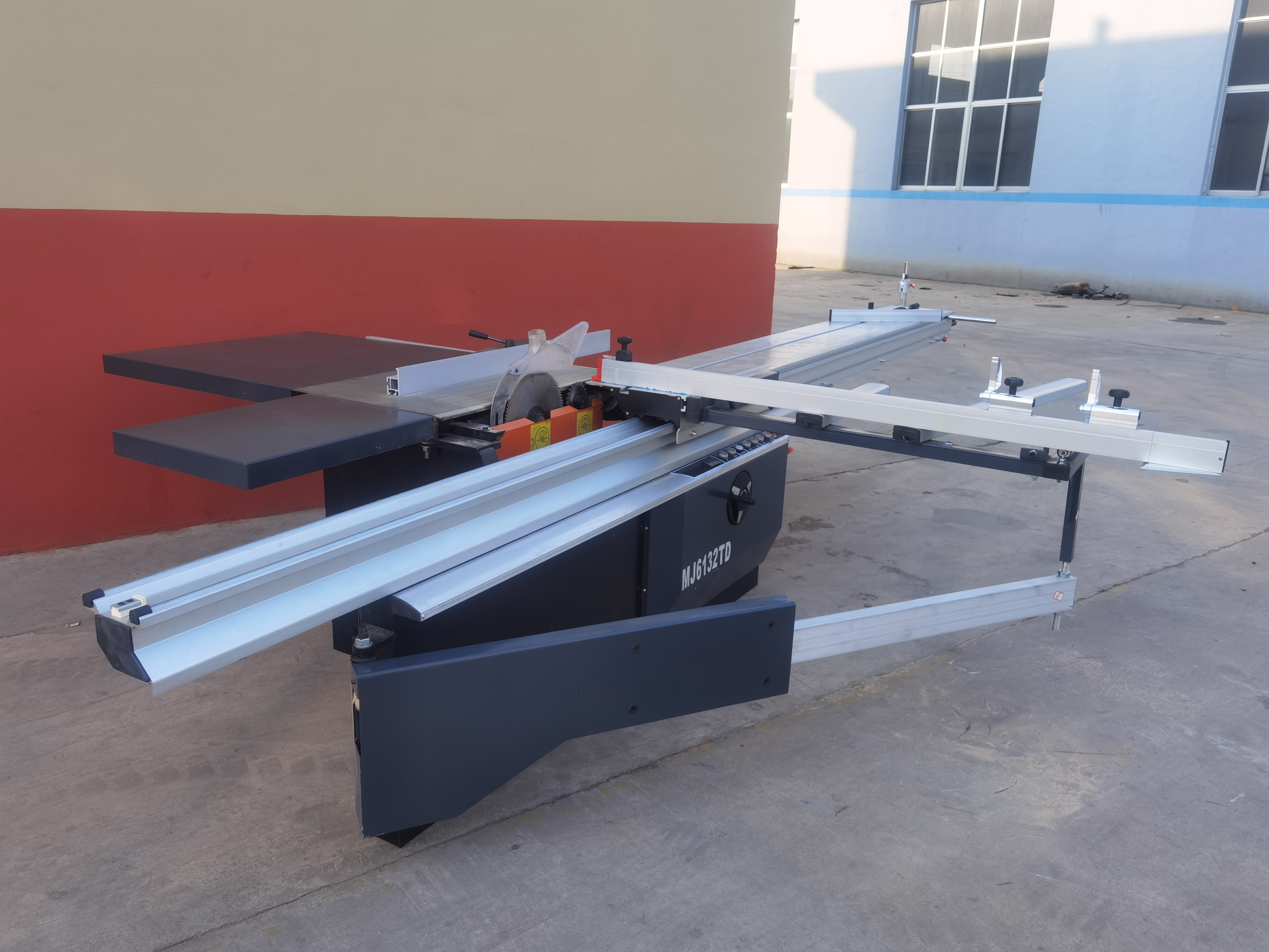 Computer sliding table woodworking cutting panel saw machine with 45 Degree